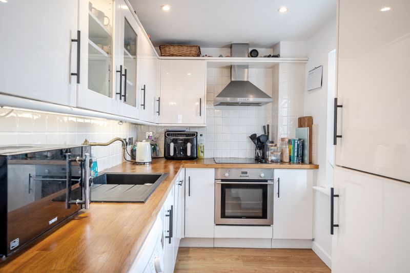 Kitchen- click for photo gallery
